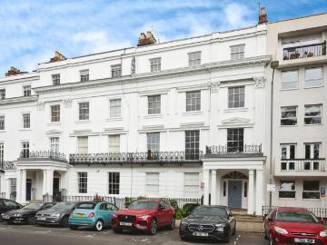 3 bedroom flat for sale