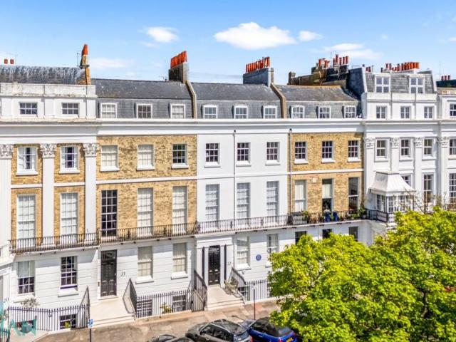 3 bedroom flat for sale