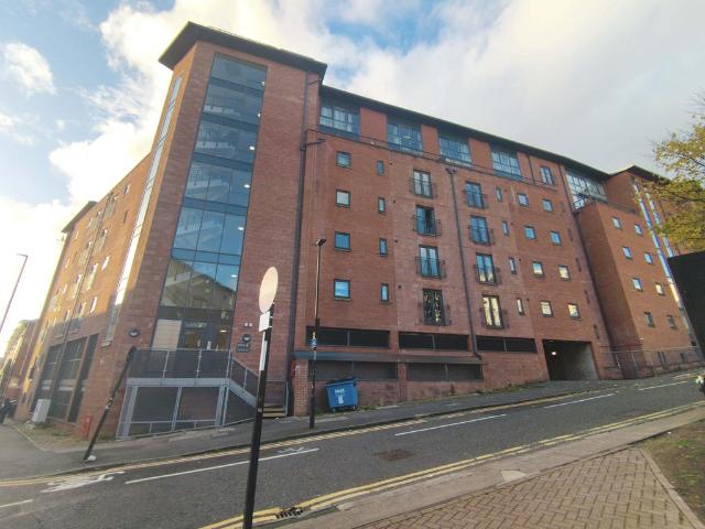 3 bedroom flat for sale