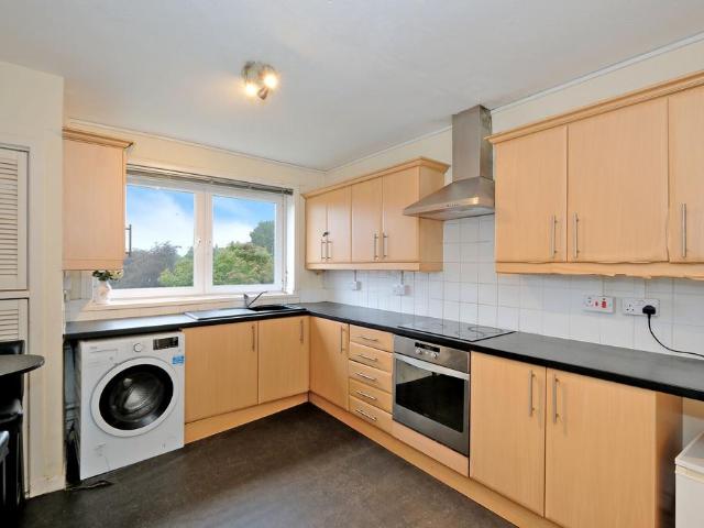 3 bedroom flat for sale