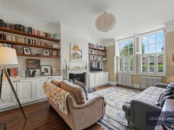 3 bedroom flat for sale