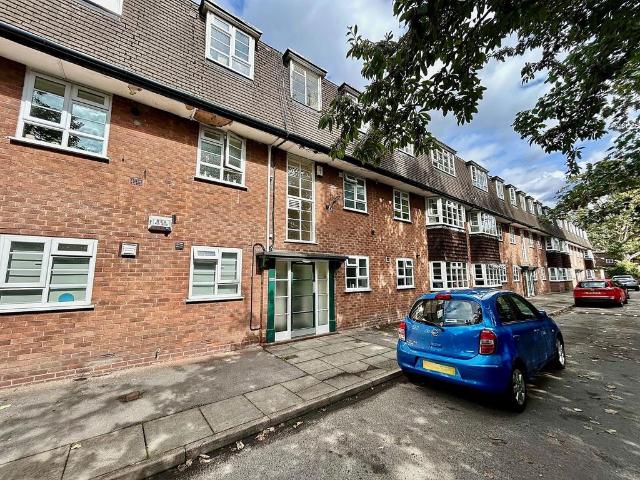 3 bedroom flat for sale