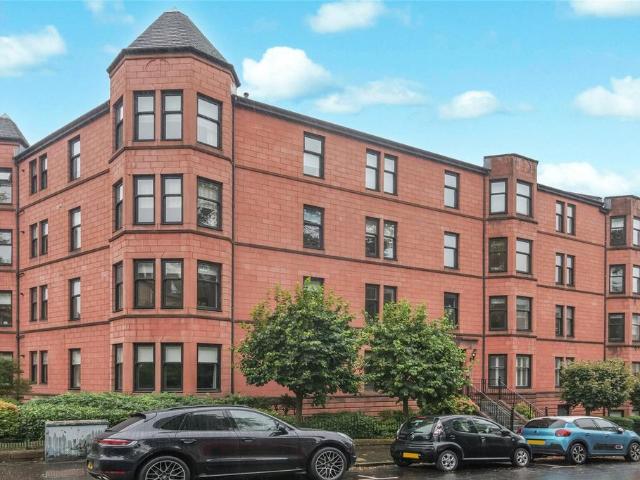 3 bedroom flat for sale