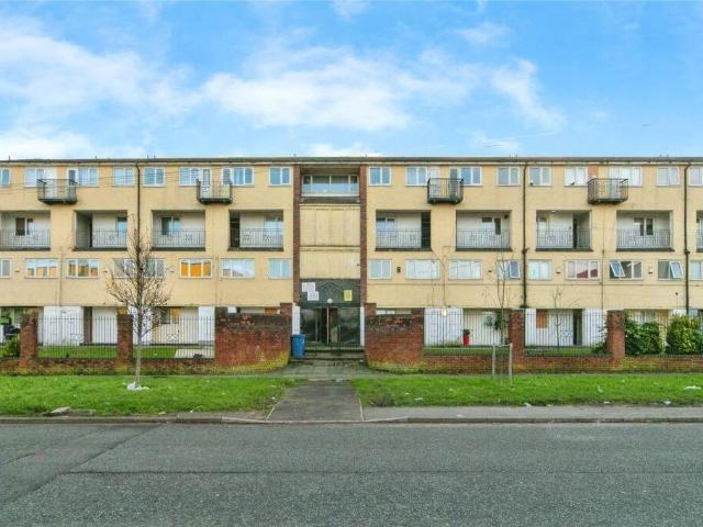 3 bedroom flat for sale