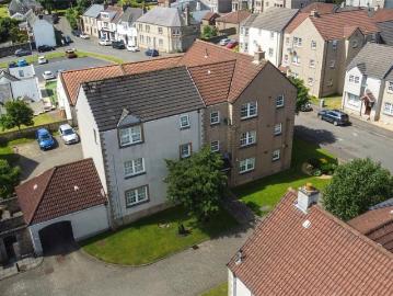 3 bedroom flat for sale