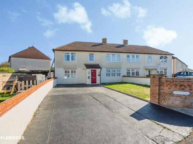 3 bedroom flat for sale