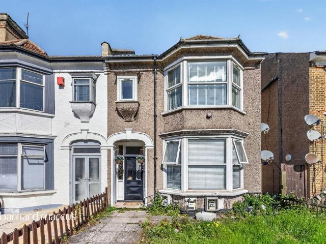 3 bedroom flat for sale