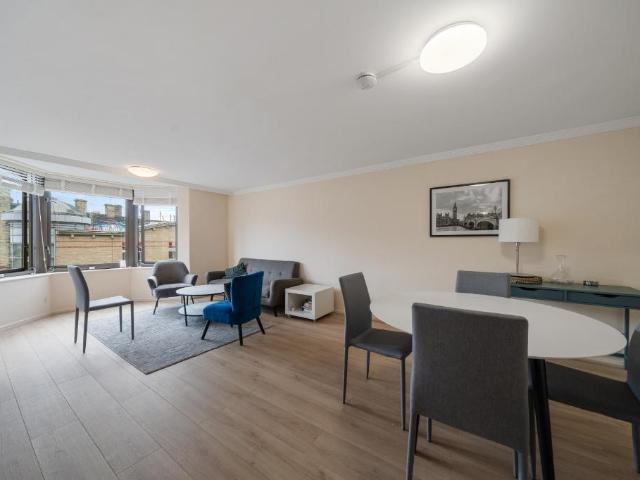 3 bedroom flat for sale