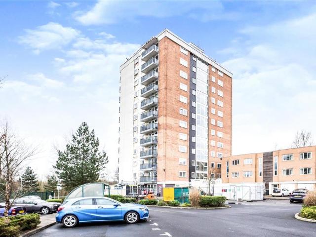 3 bedroom flat for sale