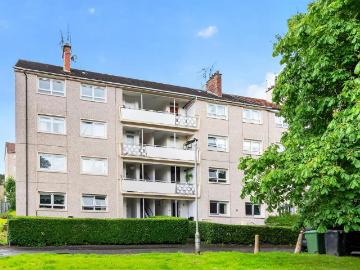 3 bedroom flat for sale