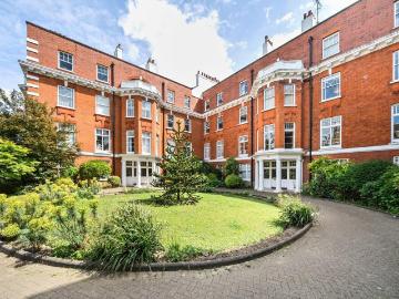 3 bedroom flat for sale