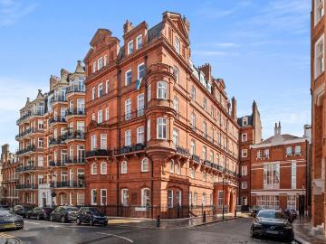 3 bedroom flat for sale