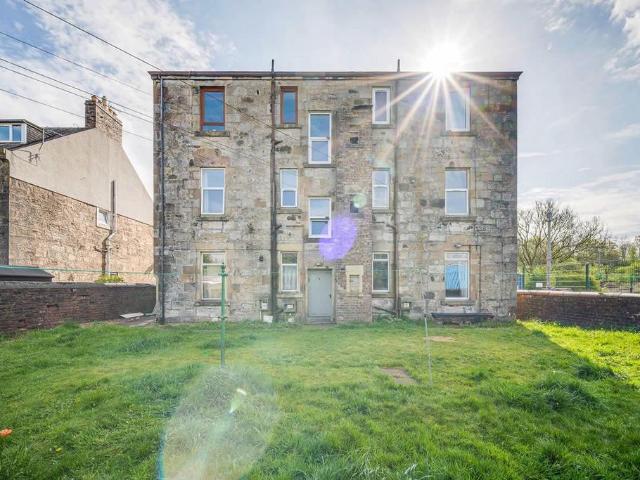 3 bedroom flat for sale