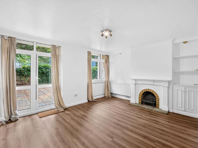 3 bedroom flat for sale