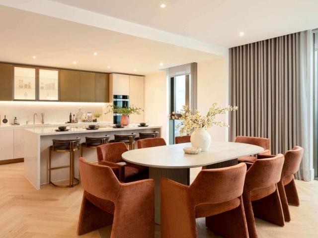 3 bedroom flat for sale