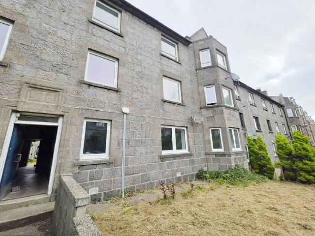 3 bedroom flat for sale