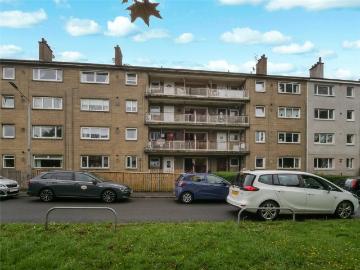 3 bedroom flat for sale