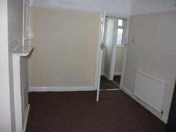 3 bedroom flat for sale