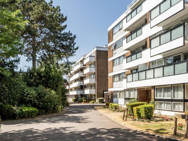 3 bedroom flat for sale