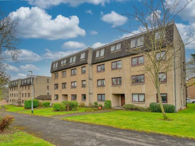 3 bedroom flat for sale