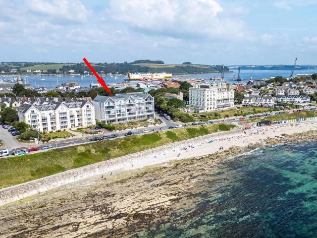 3 bedroom flat for sale