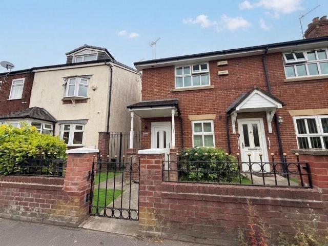 3 bedroom flat for sale