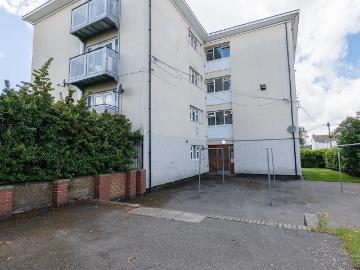3 bedroom flat for sale