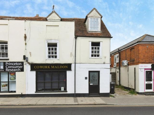 3 bedroom flat for sale