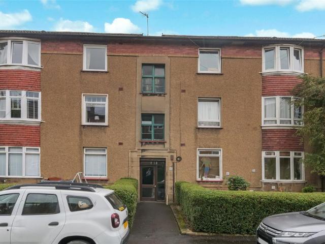 3 bedroom flat for sale