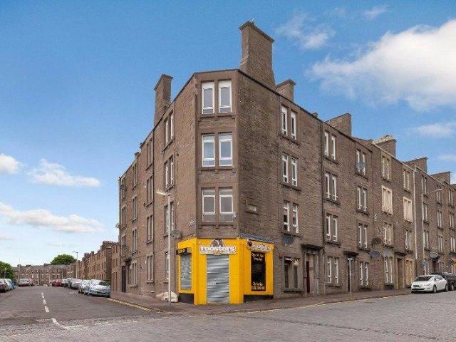 3 bedroom flat for sale