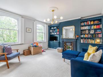 3 bedroom flat for sale