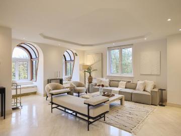 3 bedroom flat for sale