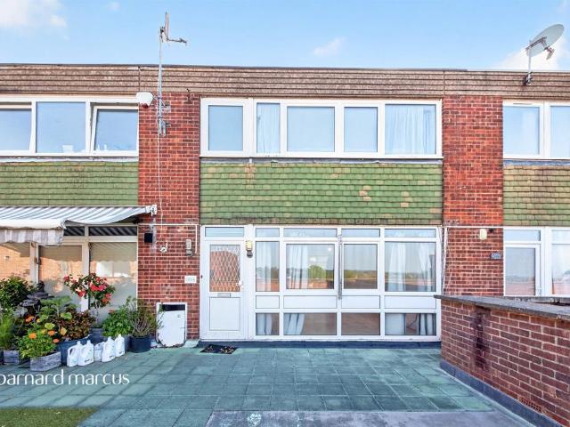 3 bedroom flat for sale