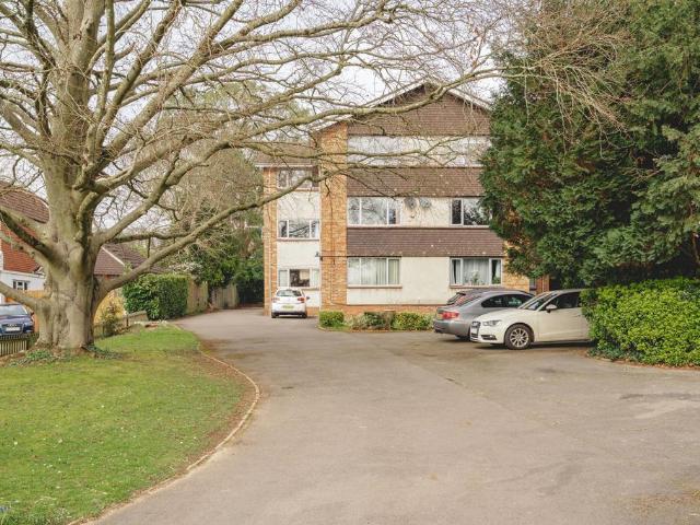 3 bedroom flat for sale