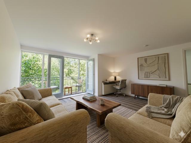 3 bedroom flat for sale