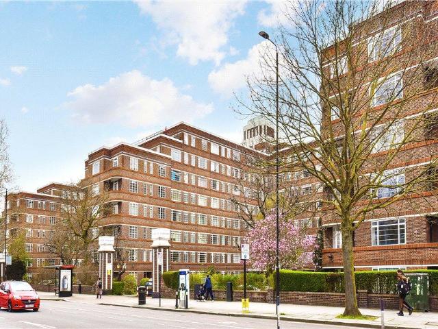 3 bedroom flat for sale