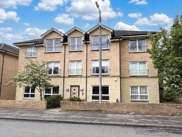 3 bedroom flat for sale