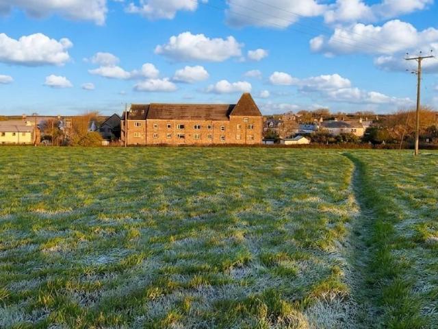 3 bedroom flat for sale