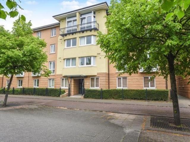 3 bedroom flat for sale