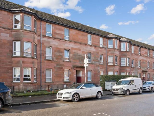 3 bedroom flat for sale