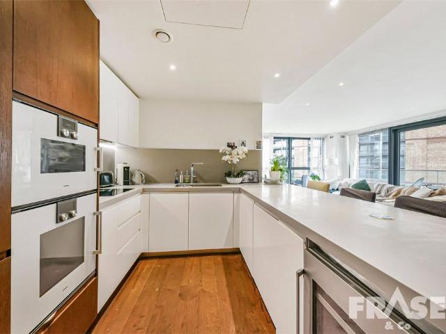 3 bedroom flat for sale