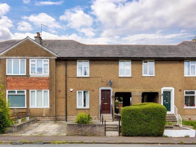 3 bedroom flat for sale