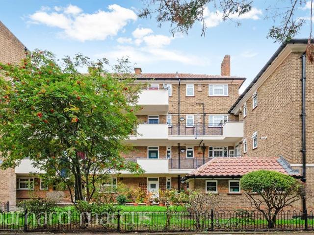 3 bedroom flat for sale