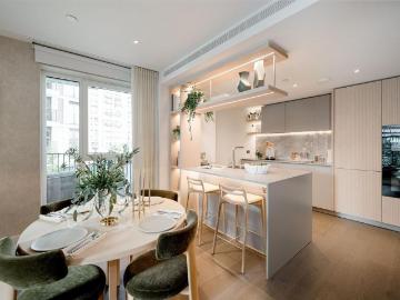 3 bedroom flat for sale