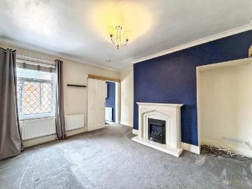 3 bedroom flat for sale