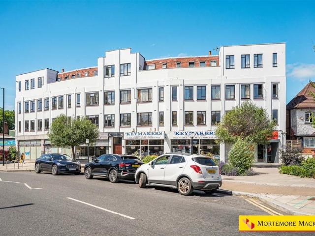 3 bedroom flat for sale
