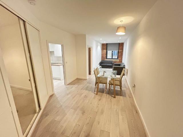 3 bedroom flat for sale