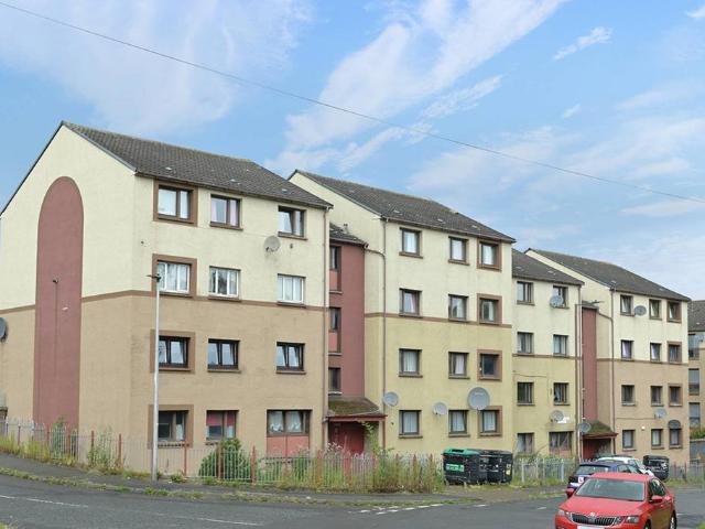 3 bedroom flat for sale