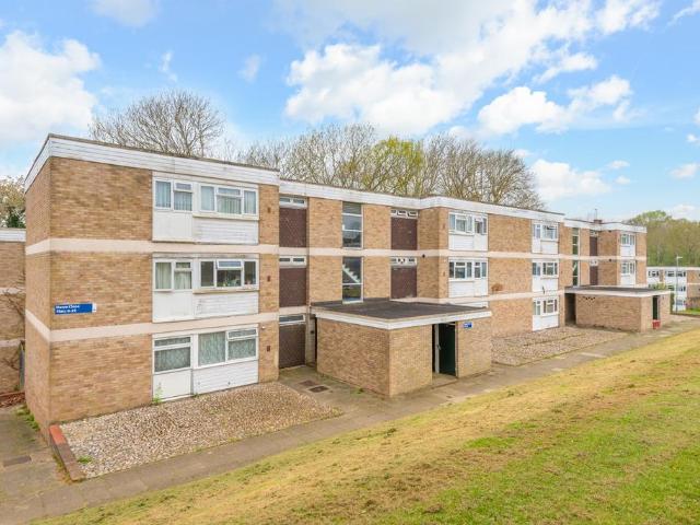 3 bedroom flat for sale