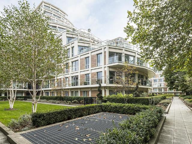 3 bedroom flat for sale